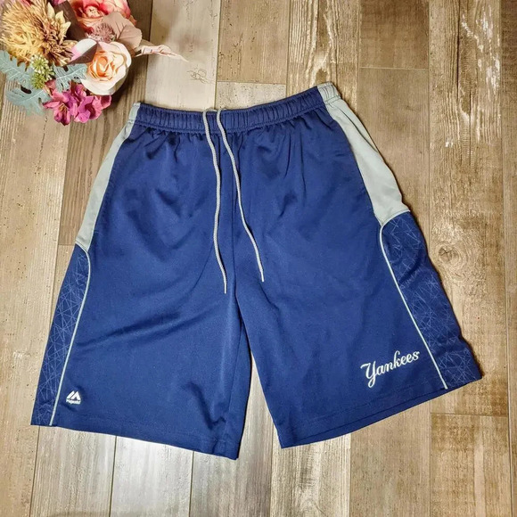 Yankees Shorts Men's Large Athletic Short Licensed MLB by Majestic Cool Base - Picture 1 of 15